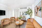 43-11E Newly 2BR Full service Doorman Gym Laundry Business Center