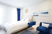 240-15  Luxury Studio Prime Location W&D