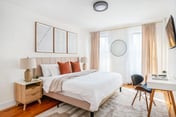 444-4E Contemporary 2BR in Hell's Kitchen