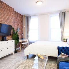 240-5  NEW Prime Location Studio W&D in unit
