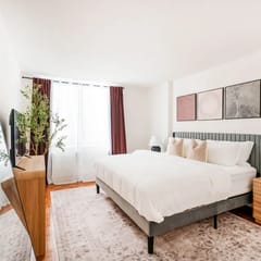 43-4D Newly furnished 2BR full service 24H Doorman laundry Gym