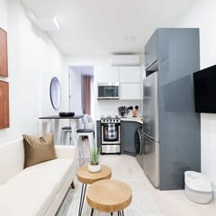 48-1FW Newly renovated 2br in Midtown West