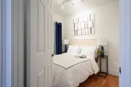 69-5D Stylish Lower East Side 1BR Apt - Image 5