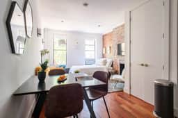 24-10  Studio  in Prime Gramercy WD in Unit - Image 2