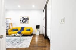69-2D  Stylish Lower East Side 1BR Apt - Image 4