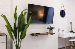 240-12 Brand New Studio Prime location W&D - Image 5