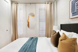 1290-8 New Renovated 2 Bedrooms in UES - Image 2