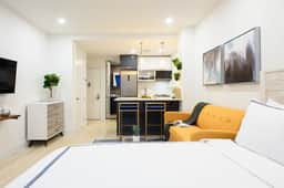 1597-9  Renovated Studio Prime UES WD in unit - Image 2