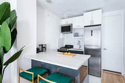 1597-PHS New 1BR/2bath PH Duplex W/D Outdoor Deck - Image 5