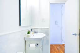 62-3B  Studio Prime UES Walk to Central Park - Image 4