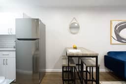 350-2A Prime gramercy Newly renovated 1BR sleeps 4 - Image 2