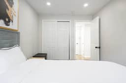 350-2A Prime gramercy Newly renovated 1BR sleeps 4 - Image 4