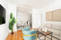 444-2E Modern 2BR Hell's Kitchen - Image 4