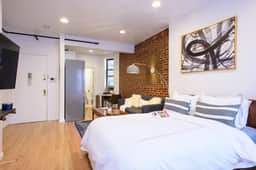 83-3FW UES Central Park Newly Furnished XL Studio - Image 4