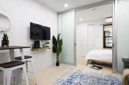 78-2B New furnished 1BR WD walk to Central Park - Image 2