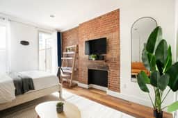 24-4 New Private Terrace W/D Apt Prime Gramercy - Image 2