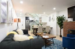 75-5A Luxury 3BR Duplex W/D in unit Elevator - Image 2