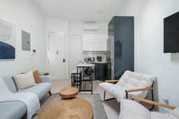 317-4B 1 BR prime UES - W/D walk 2 C park - Image 2