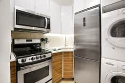 24-6 Gramercy area Newly reno Studio W/D in unit - Image 3