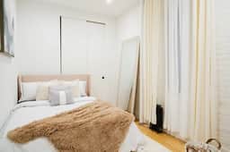 1288-4RN Newly furnished Prime UES 2BR - Image 2