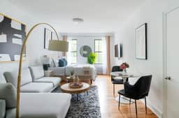 444-5D New Studio in Hell's Kitchen - Image 3