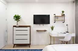 1597-8  Luxury STUDIO Upper East Side  W&D - Image 5