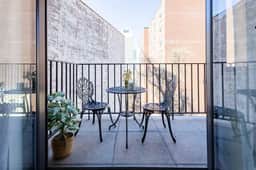 809-5b Luxury Studio with a Private Balcony - Image 5