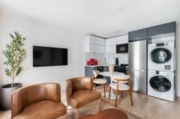 22-3B Sleek Modern 1BR Gramercy - Image 2