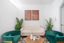 444-4F newly furnished Elv 1BR Hells kitchen - Image 2