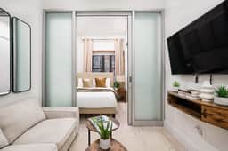 317-1B Modern 1BR UES W/D - Image 2