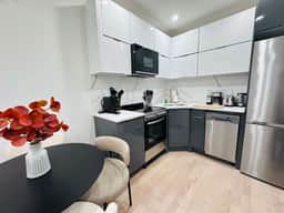 345-2A 2BR Newly Reno Prime UES WD in unit - Image 4