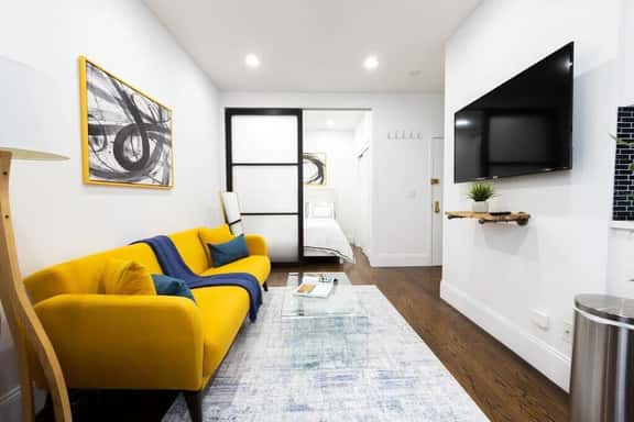 69-2D  Stylish Lower East Side 1BR Apt - Image 1