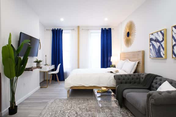 240-12 Brand New Studio Prime location W&D - Image 1