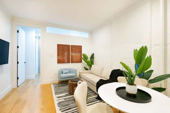 1290-8 New Renovated 2 Bedrooms in UES - Image 1