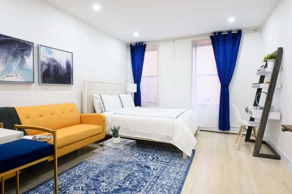 1597-9  Renovated Studio Prime UES WD in unit - Image 1