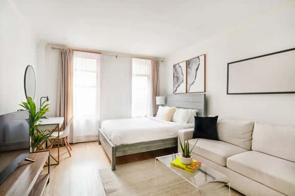 1597-10 New Studio Upper East Side W&D in unit - Image 1