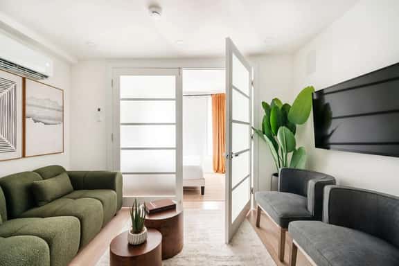 22-4C NEW Curated 1BR in Gramercy, W&D - Image 1