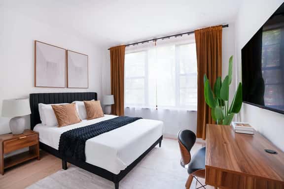 345-3A 2BR Newly Reno Prime UES WD in unit - Image 1