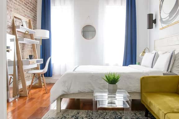24-18 New Gramercy Studio W/D in Unit Fully Reno - Image 1