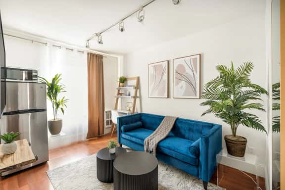 69-4D Trendy Lower East Side 1Br Brand New - Image 1