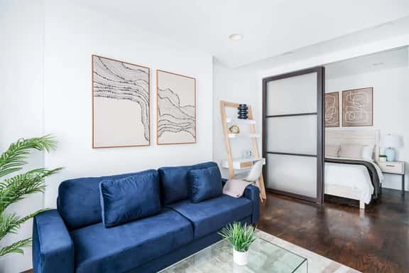 69-5B I Stylish Lower East Side 1BR Apt - Image 1