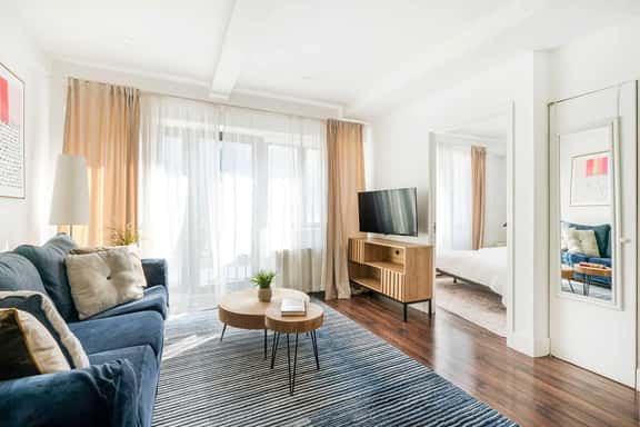 809-4A 1BR With W/D Columbus Circle - Image 1