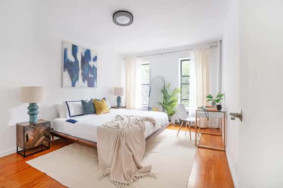 444-3E Contemporary 2BR in Hell's Kitchen - Image 1