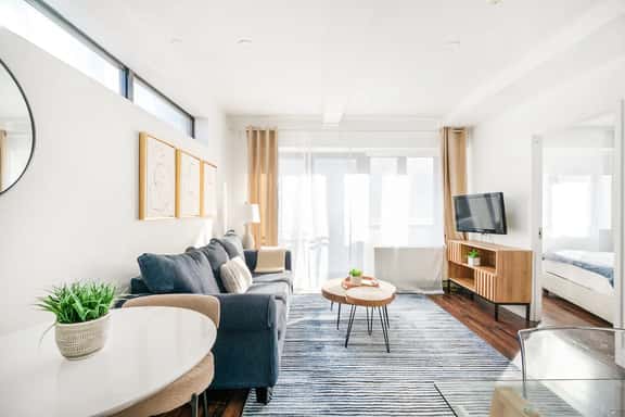809-5A Gorgeous New 1BR Heart of Midtown - Image 1