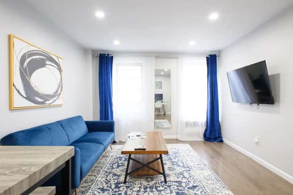 350-2A Prime gramercy Newly renovated 1BR sleeps 4 - Image 1