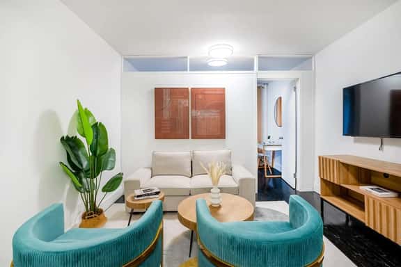444-3C 1BR Hell's kitchen- Newly furnished -Elevator - Image 1