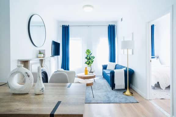 1435-4 I 3 Bedrooms 2 Bath W/D Prime Upper east - Image 1