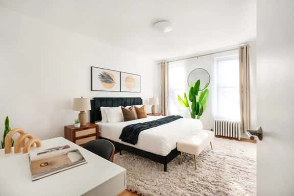 444-2E Modern 2BR Hell's Kitchen - Image 1