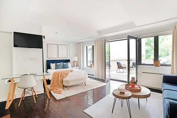 809-2B Studio With a private Terrace By Columbus Circle - Image 1