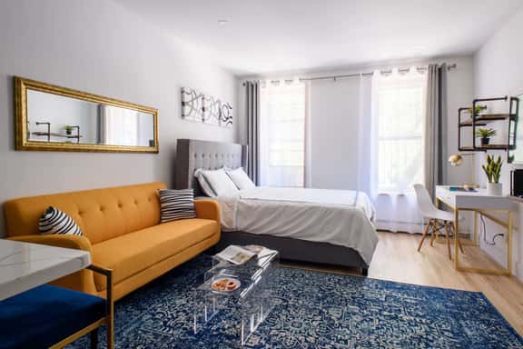 1597-3  Studio Upper East Side Apt W&D in unit - Image 1